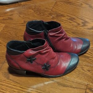Remonte Black and Red Footwear